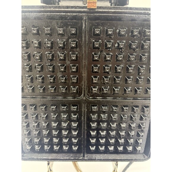 Toastmaster Reversible Plate Waffle Desert Griddle Iron Maker 442A - Picture 7 of 16